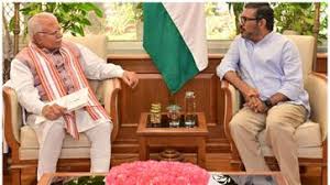 വീടുകളിൽ ലോഗോ പതിക്കാനാവില്ല, തടഞ്ഞ 687 കോടി രൂപ വേഗം അനുവദിക്കണം’; കേന്ദ്ര മന്ത്രിയെ കണ്ട് എം ബി രാജേഷ്