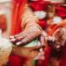 ഭാര്യയുടെ അവിഹിതം കയ്യോടെ കണ്ടെത്തി, കാമുകനുമായി യുവതിയുടെ വിവാഹം നടത്തി ഭർത്താവ്