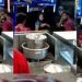 രാത്രി ചായ കുടിക്കാനെത്തിയ യുവതിയുടെ ദേഹത്ത് ചായ ഒഴിച്ചു, സ്ത്രീകളെ ഉപദ്രവിച്ചു; കഴക്കൂട്ടത്ത് മൂന്നംഗ സംഘത്തിന്‍റെ പരാക്രമം