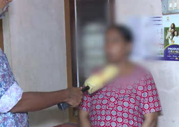 അസംബ്ലിക്കിടെ കല്ല് കാലുകൊണ്ട് നീക്കി, പത്താം ക്ലാസുകാരന്റെ കർണപടം അടിച്ച് പൊട്ടിച്ച് ഹെഡ്മാസ്റ്റർ, മർദനം കുട്ടികളുടെ മുന്നിൽ വെച്ചെന്ന് അമ്മ