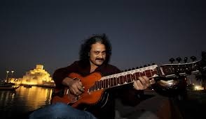 മോഹനവീണ എന്ന അപൂർവ സംഗീതോപകരണം മീട്ടി തൃശൂരുകാരൻ പോളി