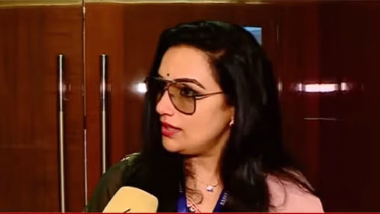 അമ്മ’ പ്രസിഡന്റ് പദവി വെല്ലുവിളി നിറഞ്ഞത്, ചർച്ചകളിലൂടെ മാറ്റങ്ങൾ നടപ്പാക്കും’: ശ്വേത മേനോൻ