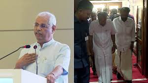 മുഖ്യമന്ത്രി പിണറായി വിജയനെ വാനോളം പുകഴ്ത്തി ഗവർണർ; ‘ജ്യേഷ്ഠ സഹോദരന് തുല്യം, സംസ്ഥാനത്തെ ഉന്നതിയിലേക്കെത്തിക്കും