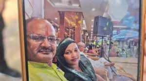 ’11കാരി മകൾ കിടന്നുറങ്ങിയ അതേ മുറിയിൽ’, പൂജാരി ഭാര്യയെ കൊന്ന് കെട്ടിത്തൂക്കി പൊലീസിനെ വിളിച്ചു പറഞ്ഞത് ആത്മഹത്യയെന്ന്