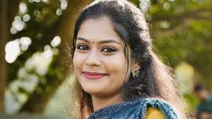 തെരഞ്ഞെടുപ്പ് കമ്മീഷന്റെ നിര്ണായക ഉത്തരവ്, ‘വൈഷ്ണ സുരേഷിന് വോട്ട് ചെയ്യാം, മത്സരിക്കാം’; വോട്ട് നീക്കിയ നടപടി റദാക്കി