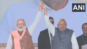 രണ്ട് പതിറ്റാണ്ട് അടക്കിവാണ സുപ്രധാന വകുപ്പ് അടിയറവെച്ച് നിതീഷ്, ബിഹാര് കാബിനറ്റില് പിടി അയഞ്ഞ് ജെഡിയു