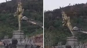 വിഷ്ണുവിന്റെ കൂറ്റൻ പ്രതിമ പൊളിച്ചുമാറ്റിയതിൽ വിശദീകരണവുമായി തായ്ലൻഡ്; ‘മതവികാരം വ്രണപ്പെടുത്താൻ ഉദ്ദേശിച്ചിട്ടില്ല’