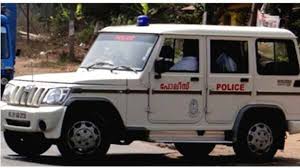 ഹോണടിച്ചതിൽ പ്രകോപിതനായി; തൃശൂരിൽ അച്ഛനും മകനുമടക്കം മൂന്നുപേര്ക്ക് കുത്തേറ്റു