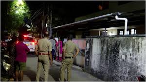 കൊച്ചിയിൽ ദുരൂഹ സാഹചര്യത്തിൽ റിട്ട. അധ്യാപിക മരിച്ച നിലയിൽ, മൃതദേഹത്തിൽ നിറയെ മുറിവുകള്, പൊലീസ് അന്വേഷണം