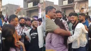 മകളുടെ കാമുകനൊപ്പം ആര്ത്തുല്ലസിച്ച് നൃത്തം ചെയ്യുന്ന പിതാവ്; ഇന്ന് അവനെ ക്രൂരമായി കൊലപ്പെടുത്തിയ കേസിലെ പ്രതി!