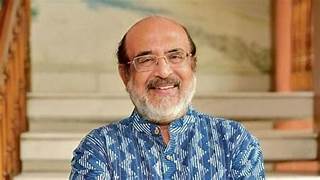 ദാരിദ്ര്യം നിലവിൽ കുറഞ്ഞു, മധ്യവർഗ്ഗമോ അതിലേക്ക് ഉയരാൻ ആഗ്രഹിക്കുന്നവരോ ആണ് ഇപ്പോൾ കേരളത്തിൽ അധികം പേരുമെന്ന് ടിഎം തോമസ് ഐസക്
