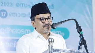 സാദിഖലി ശിഹാബ് തങ്ങൾക്കെതിരെ സോഷ്യൽമീഡിയയിൽ ആരോപണം: പരാതി നൽകി മുസ്ലിം ലീഗ്, വ്യാജപ്രചാരണങ്ങളിൽ വഞ്ചിതരാകരുതെന്ന് കുഞ്ഞാലിക്കുട്ടി