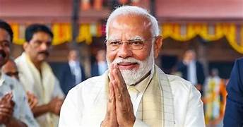പ്രധാനമന്ത്രി ചട്ടലംഘനം നടത്തിയെന്ന പരാതി; മിണ്ടാട്ടമില്ലാതെ തെരഞ്ഞെടുപ്പ് കമ്മീഷൻ, നടപടിയില്ലെങ്കിൽ കോടതിയെ സമീപിക്കാൻ നീക്കം