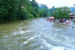 ഒറ്റപ്പെട്ട് റാന്നി ടൗൺ, പമ്പയിൽ ജലനിരപ്പ് ഉയരുന്നു