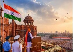 രാജ്യം ആഘോഷത്തിൽ, ചെങ്കോട്ടയിൽ പ്രധാനമന്ത്രി പതാക ഉയർത്തി, ചരിത്രത്തിലാദ്യമായി ചെങ്കോട്ടയിൽ വന്ദേമാതരം ആലപിച്ചു