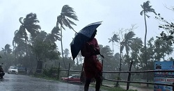 സംസ്ഥാനത്ത് മഴക്കെടുതി രൂക്ഷം; മൂന്ന് മരണം റിപ്പോർട്ട് ചെയ്തു