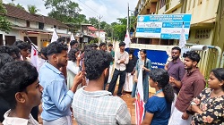 വിദ്യാര്ത്ഥികളുടെയും അധ്യാപകരുടെയും ഉള്പ്പെടെ ഫോട്ടോകള് മോര്ഫ് ചെയ്ത് നഗ്നചിത്രമാക്കിയ പ്രധാന അധ്യാപകനെ തിരിച്ചെടുക്കാൻ നീക്കം; പ്രതിഷേധം